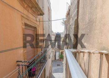 Edificio all\'aperto - Semi-detached house Via Cugino
 
6/8, Caltagirone - photo 4