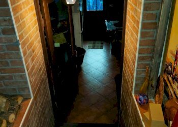 Hall / corridoio - Independent house via Luigi Capuana
 
51-53, Sant'Alfio - photo 41