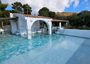 Piscina - Villa Via Vulcanello
 
snc, Lipari - photo 1