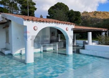 Piscina - Villa Via Vulcanello
 
snc, Lipari - photo 4