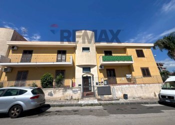 Edificio all\'aperto - Attico Via Michele Filosto
 
1, Riposto - foto 1
