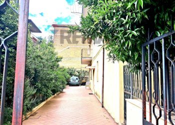 Ingresso/cortile condominiale - Trilocale Roma - foto 2