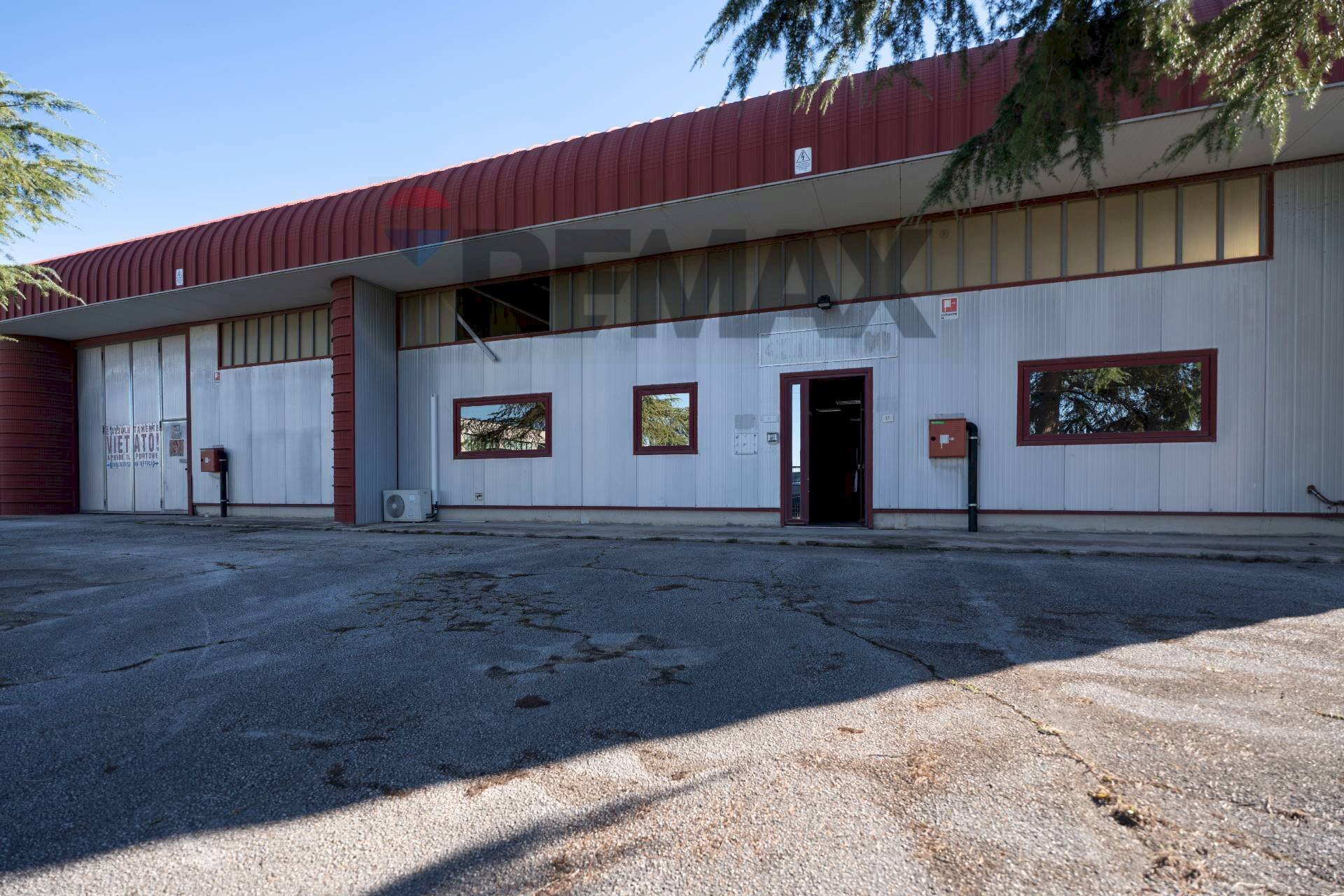 Edificio all\'aperto - Capannone Via Dell'industria
17, Monte San Vito - foto 2