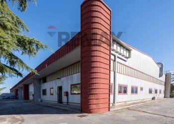 Edificio all\'aperto - Capannone Via Dell'industria
 
17, Monte San Vito - foto 3