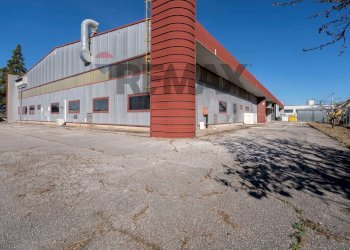 Edificio all\'aperto - Capannone Via Dell'industria
 
17, Monte San Vito - foto 8