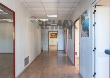 Hall / corridoio - Capannone Via Dell'industria
 
17, Monte San Vito - foto 12