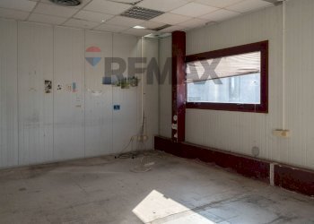 Stanza vuota - Capannone Via Dell'industria
 
17, Monte San Vito - foto 18