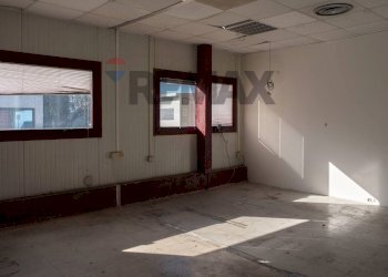 Stanza vuota - Capannone Via Dell'industria
 
17, Monte San Vito - foto 19