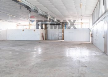Parcheggio - Capannone Via Dell'industria
 
17, Monte San Vito - foto 38