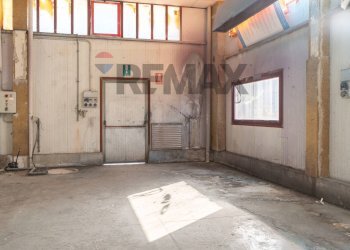 Stanza vuota - Capannone Via Dell'industria
 
17, Monte San Vito - foto 42