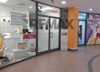 Ricezione / Lobby - Commercial Premises via san leonardo
 
52, Salerno - photo 7