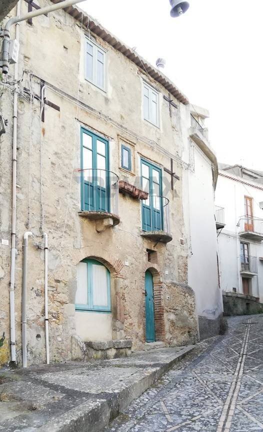 Edificio all\'aperto - Casa semi indipendente VIA CAPPUCCINI
 
16, Castroreale - foto 1