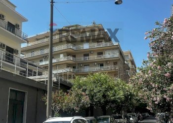 Edificio all\'aperto - Appartamento Via Salvatore Paola
 
8, Catania - foto 1