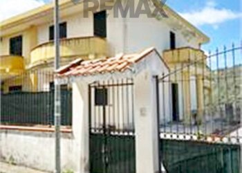 Casa all\'aperto - Semi-detached house via roma, Saponara - photo 1