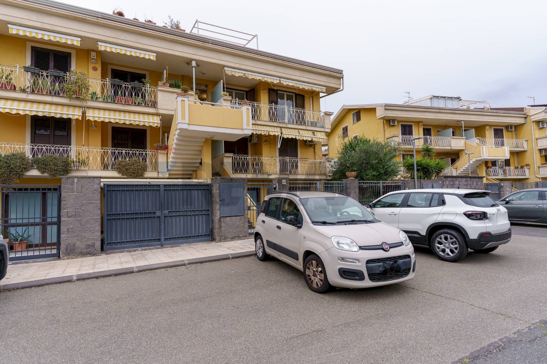 Edificio all\'aperto - Appartamento Via San Nullo
 
5M, Catania - foto 2