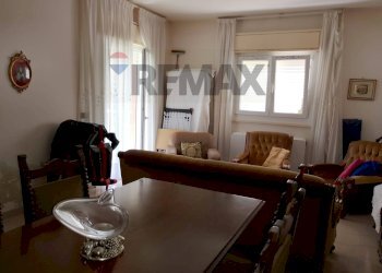 Sala da pranzo - Appartamento Via Enrico Berlinguer
 
7, Mirabella Imbaccari - foto 7