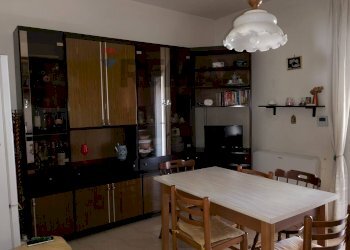 Sala da pranzo - Appartamento Via Enrico Berlinguer
 
7, Mirabella Imbaccari - foto 15