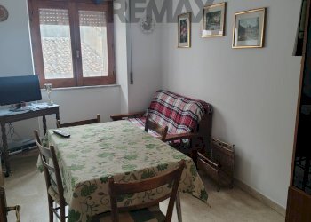 Sala da pranzo - Casa indipendente Via Europa
 
8, Cesarò - foto 3