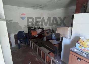 Sala da pranzo - Semi-detached house Via Contei
 
37, Pallare - photo 8