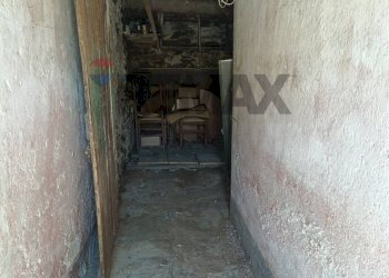 Hall / corridoio - Semi-detached house Via Contei
 
37, Pallare - photo 16