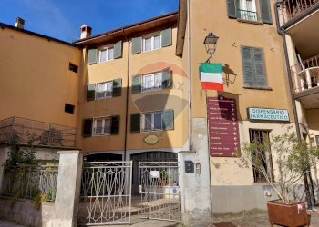 Edificio all\'aperto - Casa indipendente PIAZZA IV NOVEMBRE, Monasterolo del Castello - foto 1