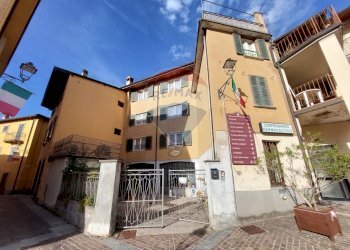 Edificio all\'aperto - Casa indipendente PIAZZA IV NOVEMBRE, Monasterolo del Castello - foto 3
