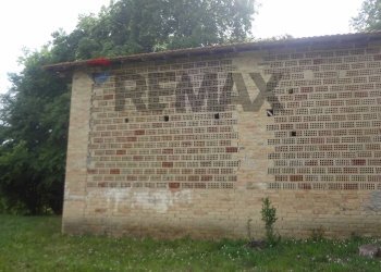 Casa all\'aperto - Terreno edificabile via Crepacce
14, Fara Filiorum Petri - foto 9