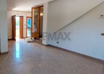 Soggiorno - Appartamento Francesco Urbano
 
snc, Fara Filiorum Petri - foto 8