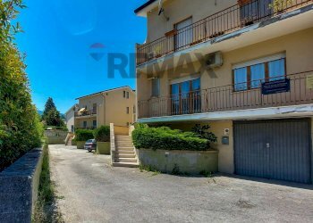 Edificio all\'aperto - Appartamento Francesco Urbano
 
snc, Fara Filiorum Petri - foto 2