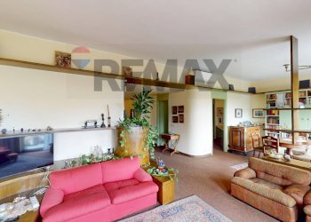 Soggiorno - Four-room apartment Piazza Castello
 
19, Pavia - photo 5