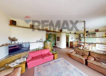 Soggiorno - Four-room apartment Piazza Castello
 
19, Pavia - photo 6