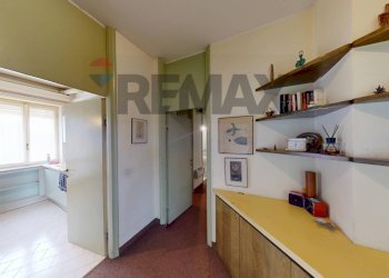 Hall / corridoio - Four-room apartment Piazza Castello
 
19, Pavia - photo 15