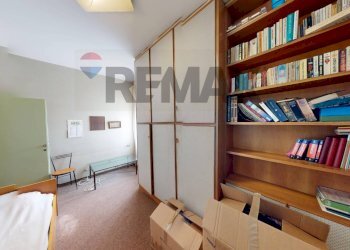 Camera / camera da letto - Four-room apartment Piazza Castello
 
19, Pavia - photo 27
