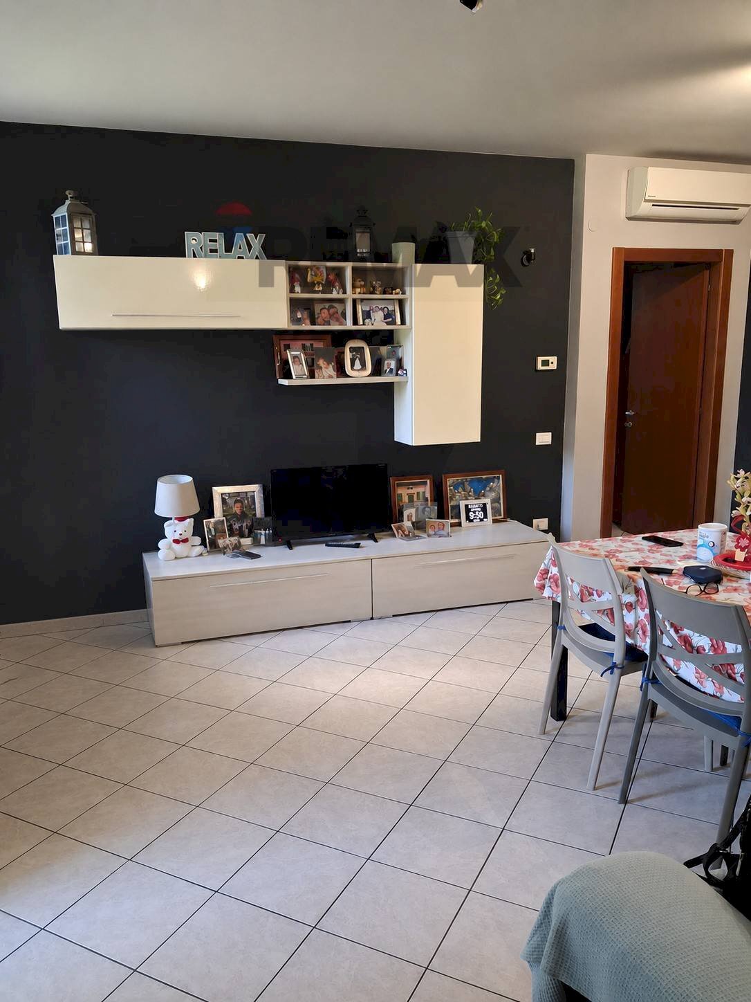 Soggiorno - Two-room apartment Via Copernico
14, Pero - photo 3