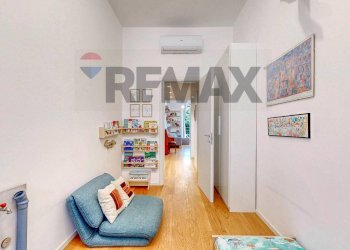 Hall / corridoio - Three-room apartment Via Meloria
 
14, Milano - photo 39