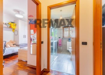 Hall / corridoio - Four-room apartment Tradate - photo 28