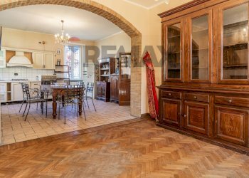 Sala da pranzo - Semi-detached house VIA MAZZINI
 
14, Brebbia - photo 11