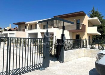 Foto 2 - Villa a Schiera VIA COSTANTINO IL GRANDE
 
5, Desenzano del Garda - foto 2