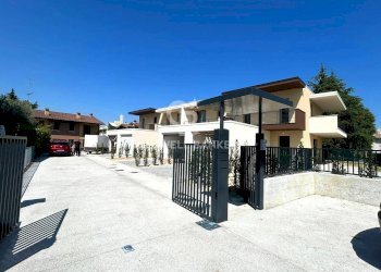 Foto 4 - Villa a Schiera VIA COSTANTINO IL GRANDE
 
5, Desenzano del Garda - foto 4