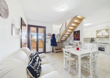 Sala da pranzo - Villa Bifamiliare via giuseppe impastato
 
35, Formello - foto 4