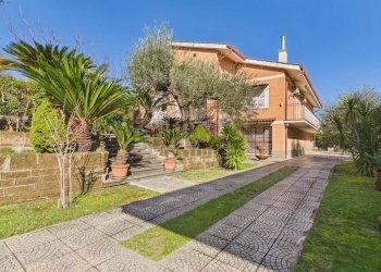 Casa all\'aperto - Casa semi indipendente del frantoio
 
14, Formello - foto 1