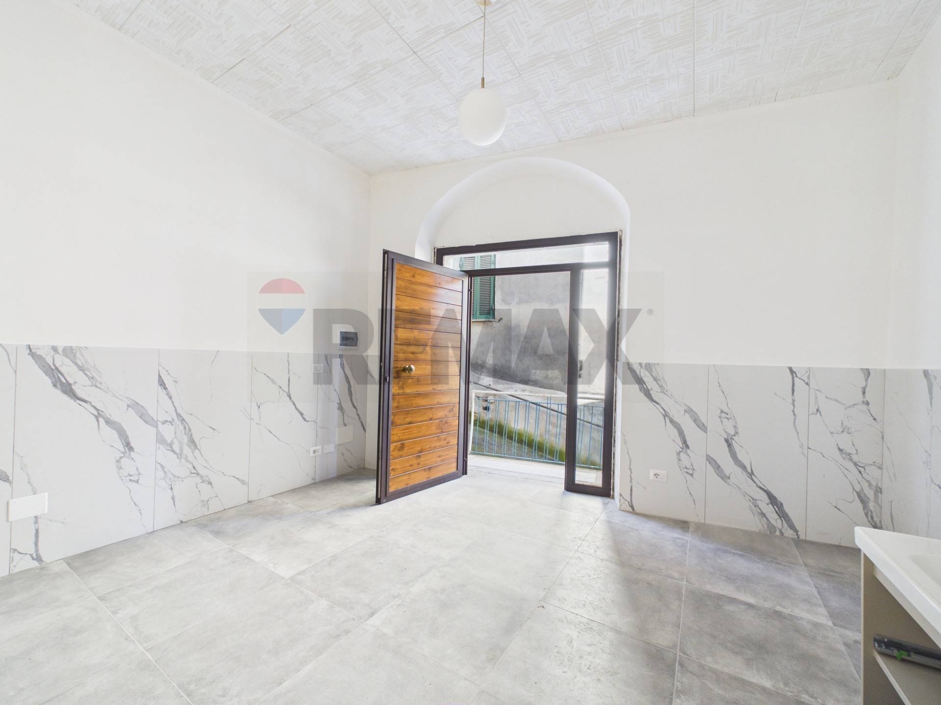 Ricezione / Lobby - One-room apartment via cavallotti
 
5, Campagnano di Roma - photo 1