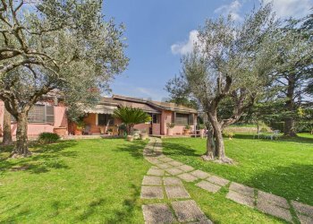Giardino - Villa Via formellese nord
 
8700, Formello - foto 2