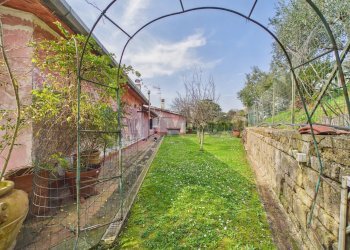 Giardino - Villa Via formellese nord
 
8700, Formello - foto 18