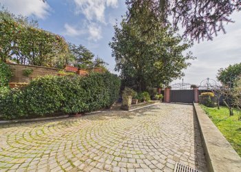 Giardino - Villa Via formellese nord
 
8700, Formello - foto 21