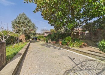 Giardino - Villa Via formellese nord
 
8700, Formello - foto 22
