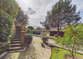 Giardino - Villa Via formellese nord
 
8700, Formello - foto 23