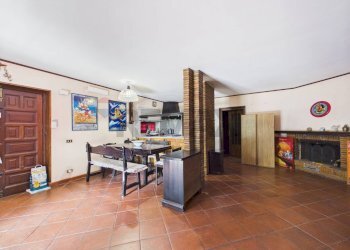Sala da pranzo - Villa Via formellese nord
 
8700, Formello - foto 38
