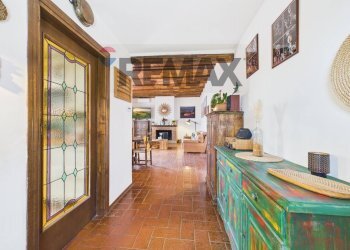 Hall / corridoio - Three-room apartment VIA MONTE DELLE GUGLIE
 
11, Morlupo - photo 4