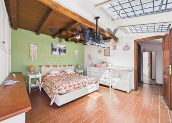 Camera / camera da letto - Three-room apartment VIA MONTE DELLE GUGLIE
 
11, Morlupo - photo 22